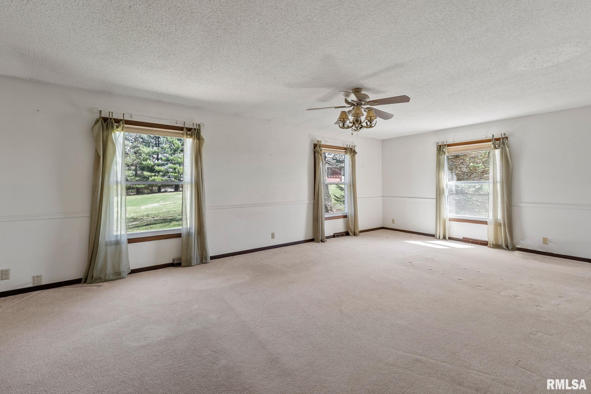 19902 159th Avenue West Taylor Ridge, IL 61284 - Photo 7 of 42 Gallery Image 7