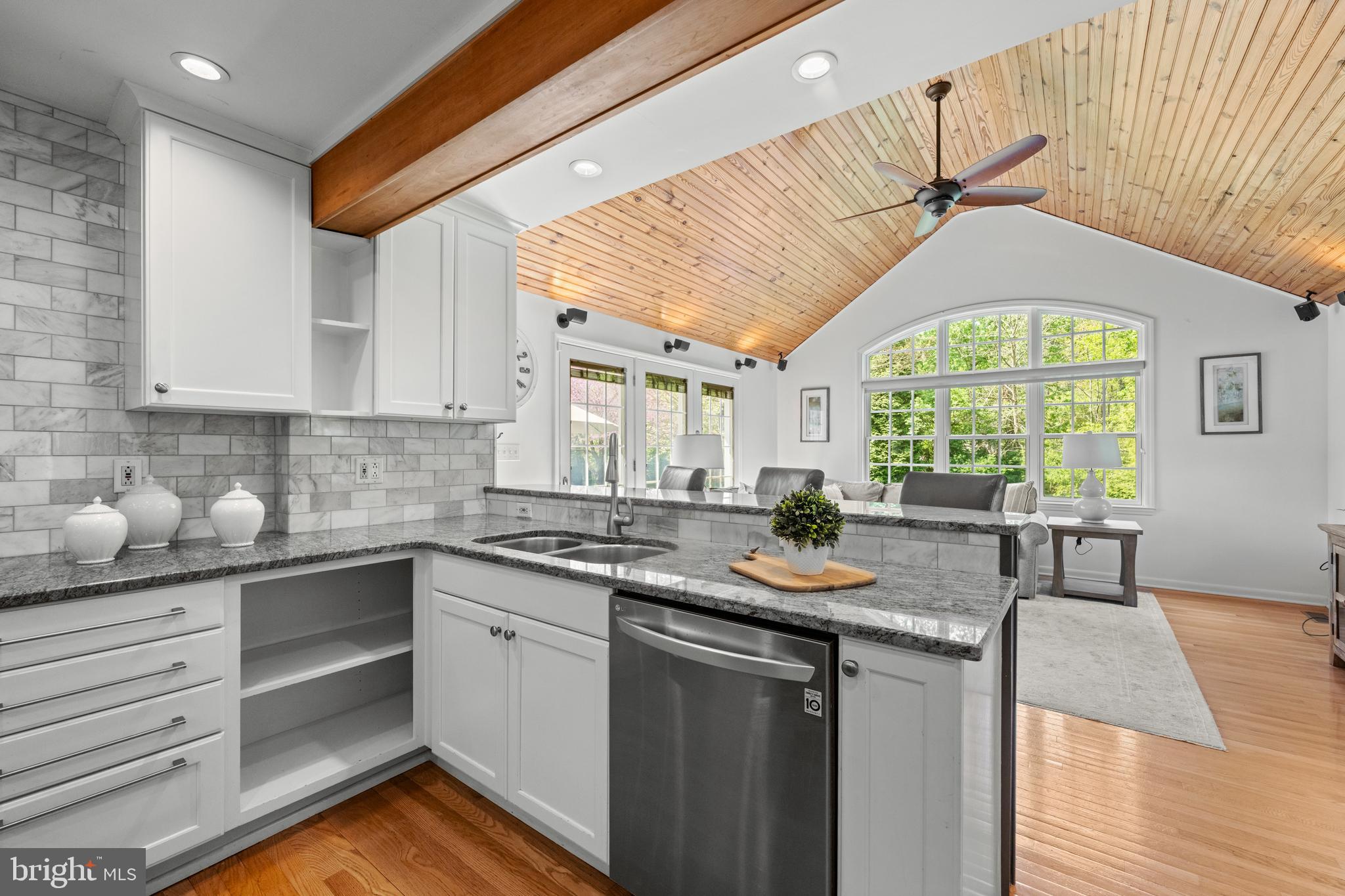 1442 Potter Lane Wayne, PA 19087 - Photo 16 of 44 Kitchen