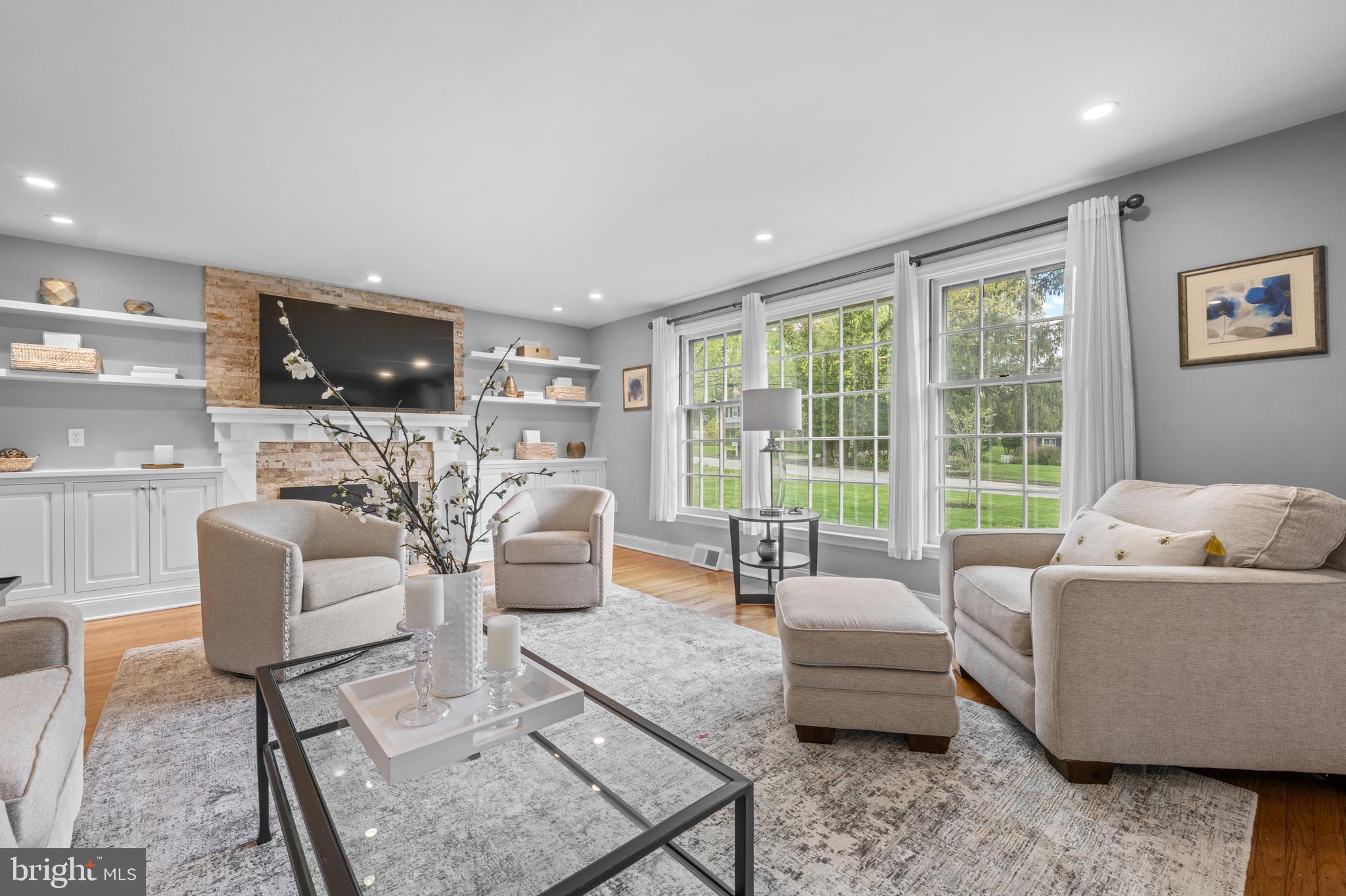1442 Potter Lane Wayne, PA 19087 - Photo 5 of 44 Living Room