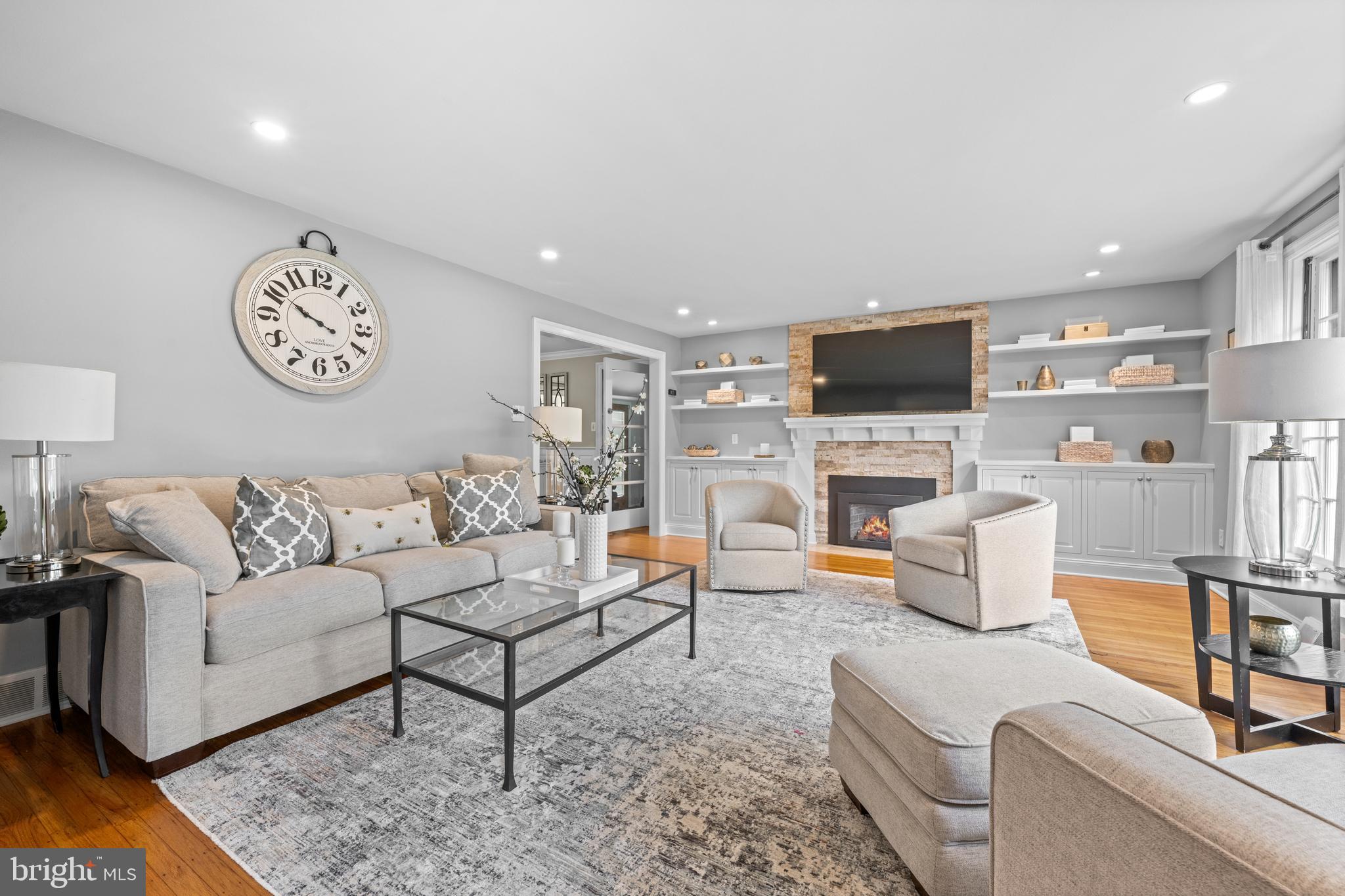 1442 Potter Lane Wayne, PA 19087 - Photo 7 of 44 Living Room