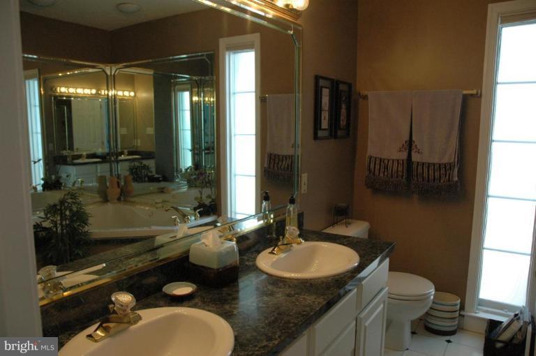 207 Canyon Road Winchester, VA 22602 - Photo 20 of 29 Master Bath #2