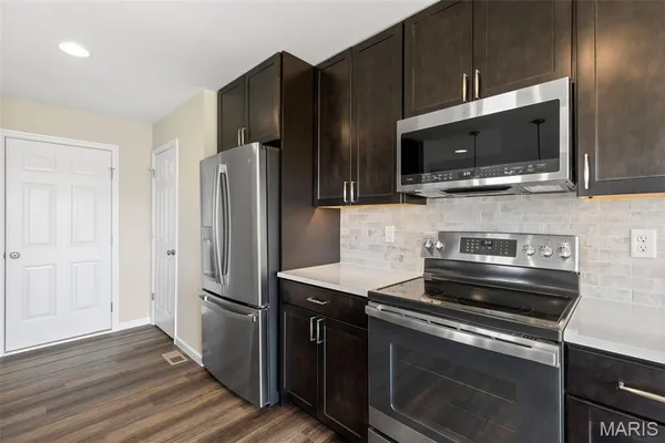 $299,900 | 2 Burlington At Dogwood Grove Lake Street, Lake St. Louis, MO 63367