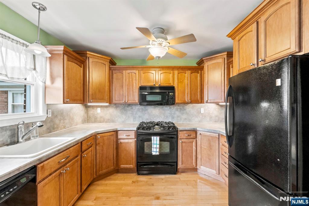 1135 Valley Road, Unit B Wayne, NJ 07470 - Photo 2 of 19 Gallery Image 2