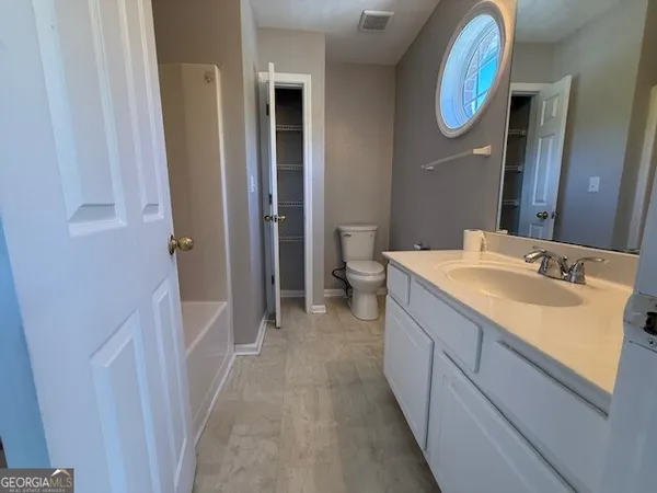 $1,695 | 7043 Brookview Creek, Riverdale, GA 30274