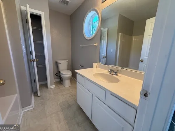 $1,695 | 7043 Brookview Creek, Riverdale, GA 30274