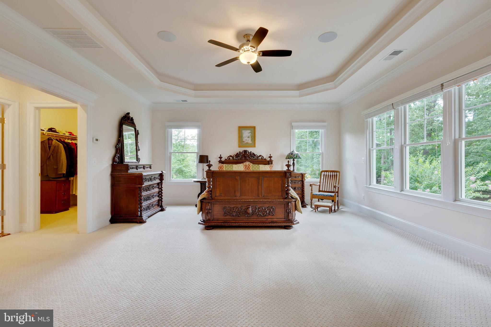 3003 Weber Place Oakton, VA 22124 - Photo 36 of 63 a living room with furniture gym equipment and a large window