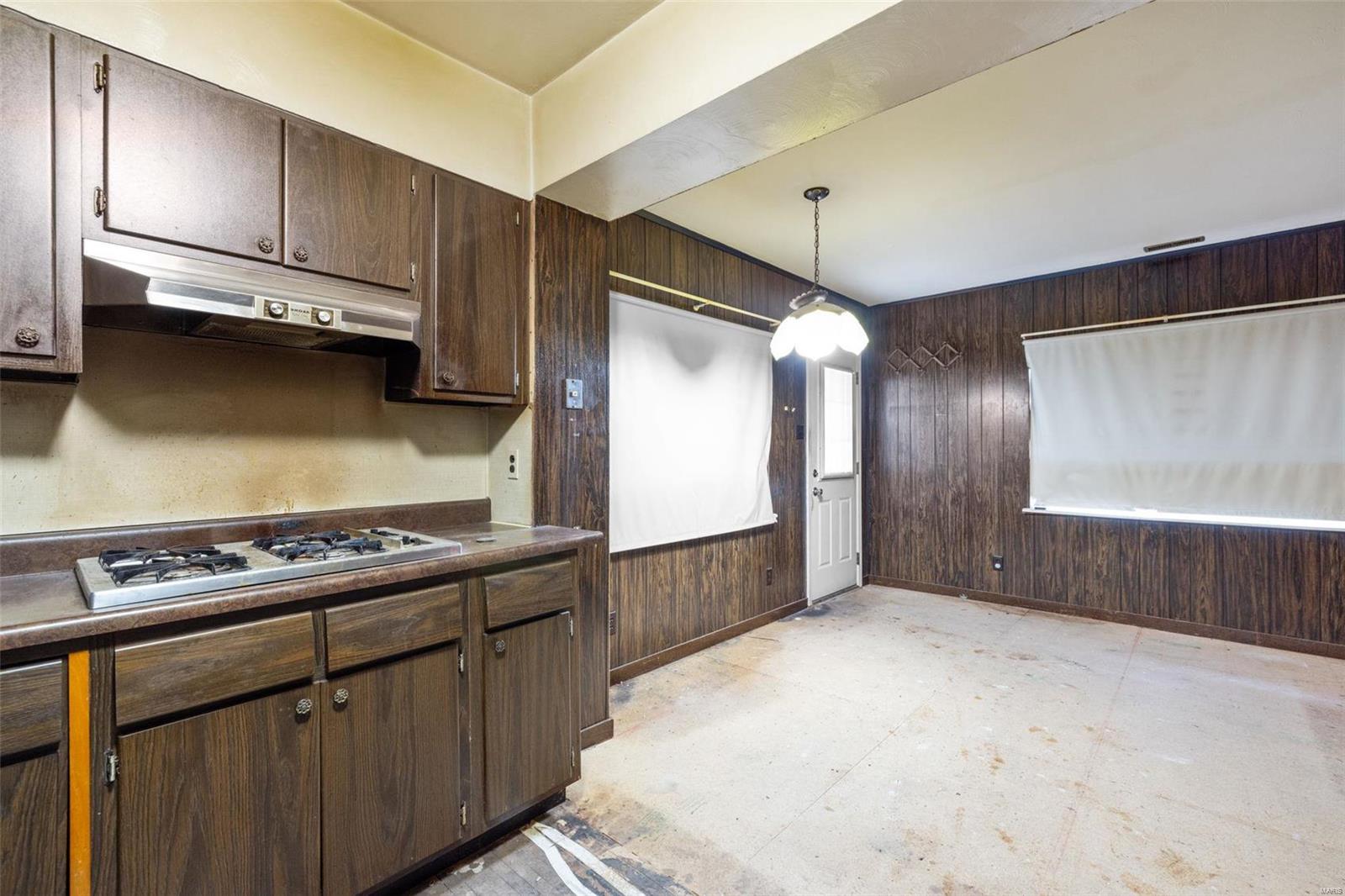 8257 Watson Road St. Louis, MO 63119 - Photo 11 of 19