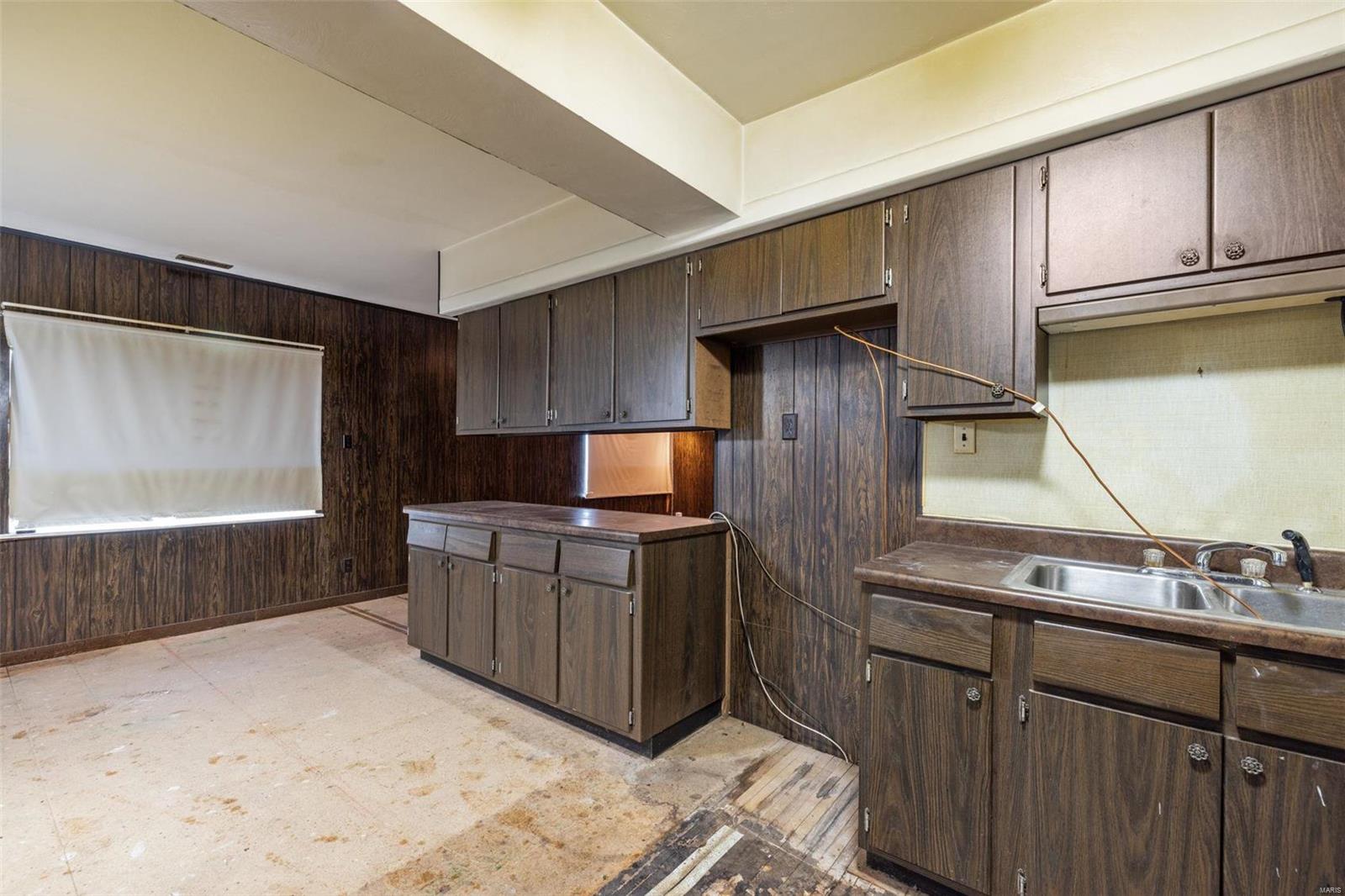 8257 Watson Road St. Louis, MO 63119 - Photo 12 of 19