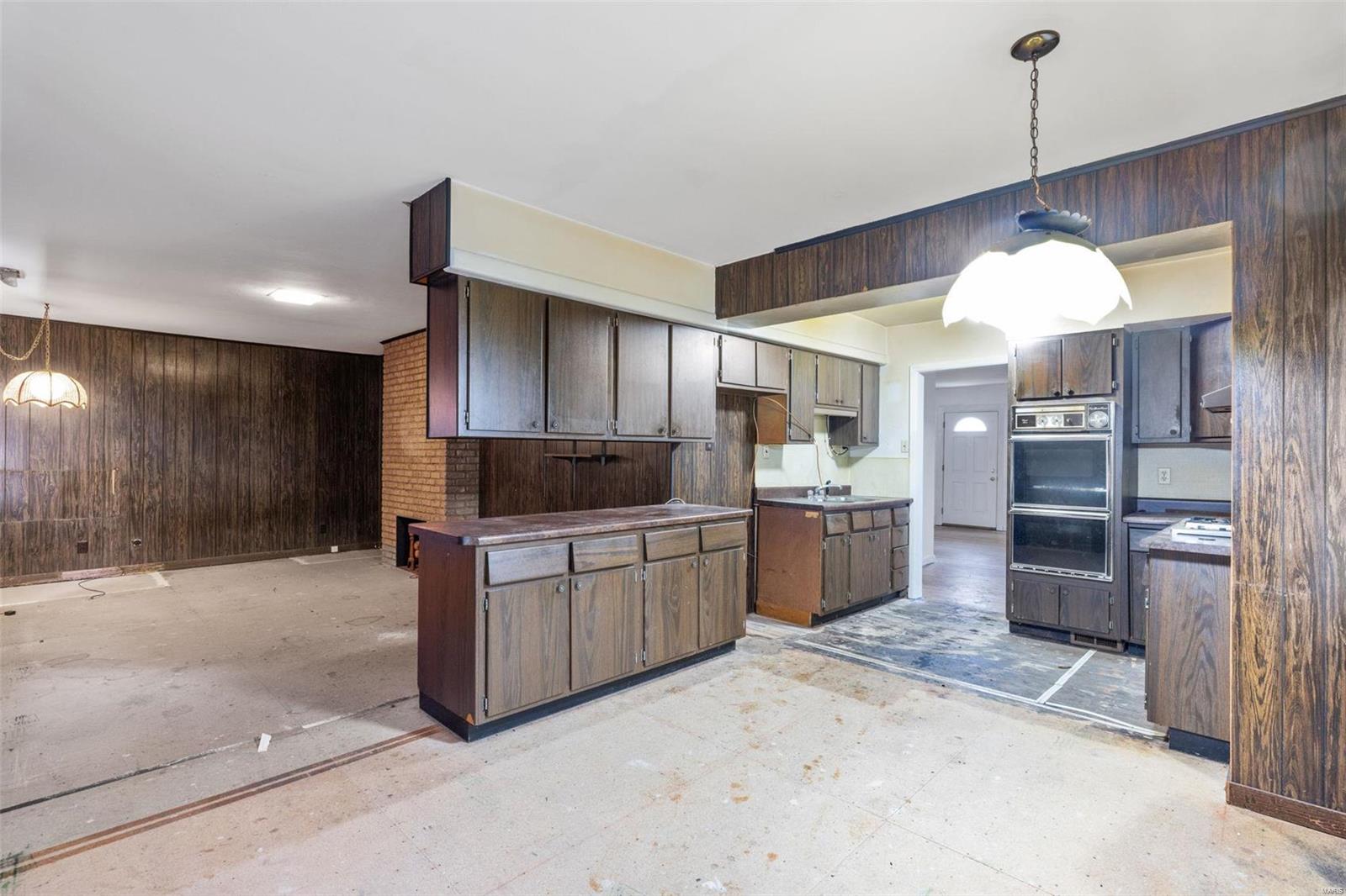 8257 Watson Road St. Louis, MO 63119 - Photo 14 of 19