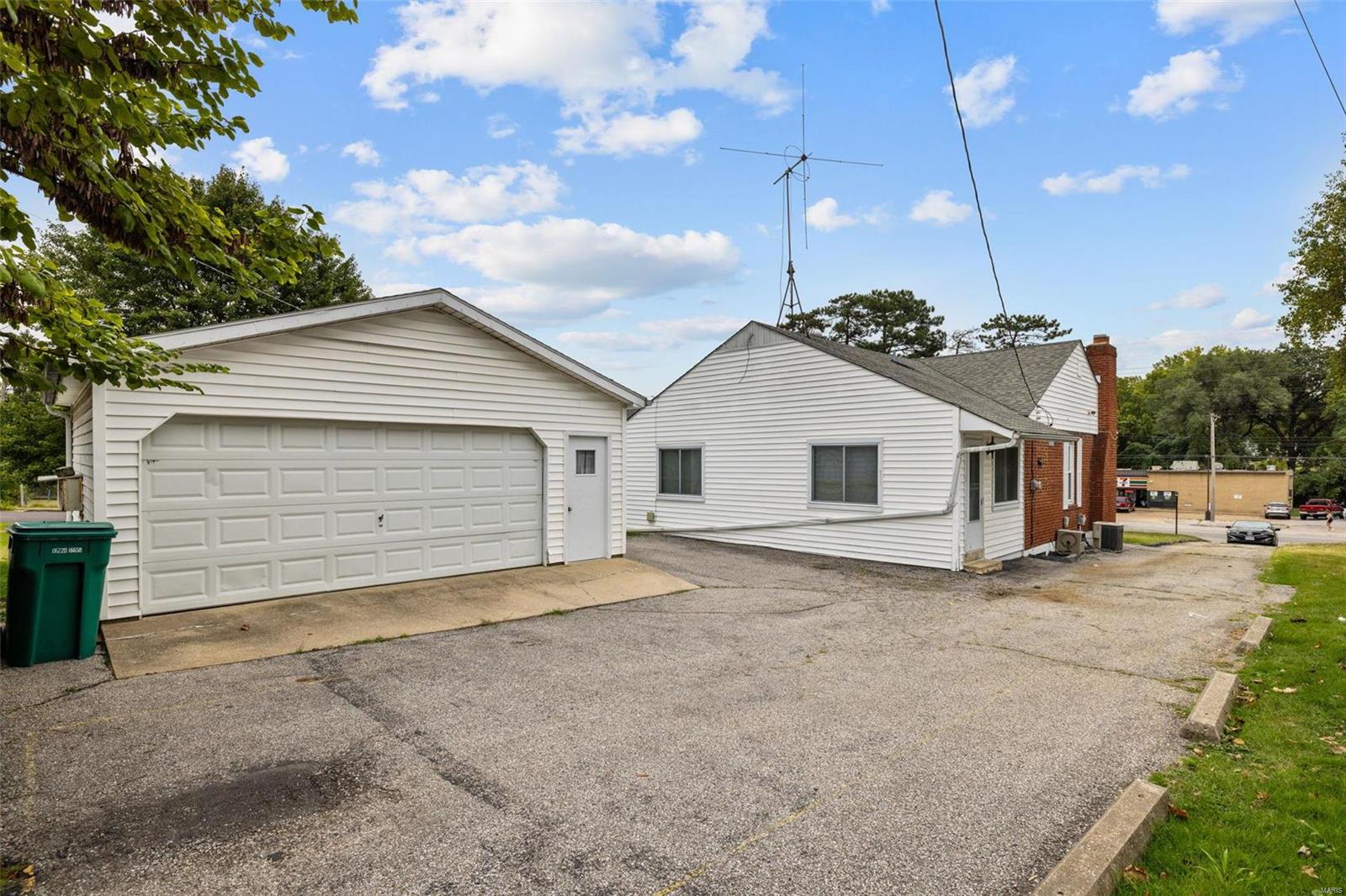 8257 Watson Road St. Louis, MO 63119 - Photo 18 of 19