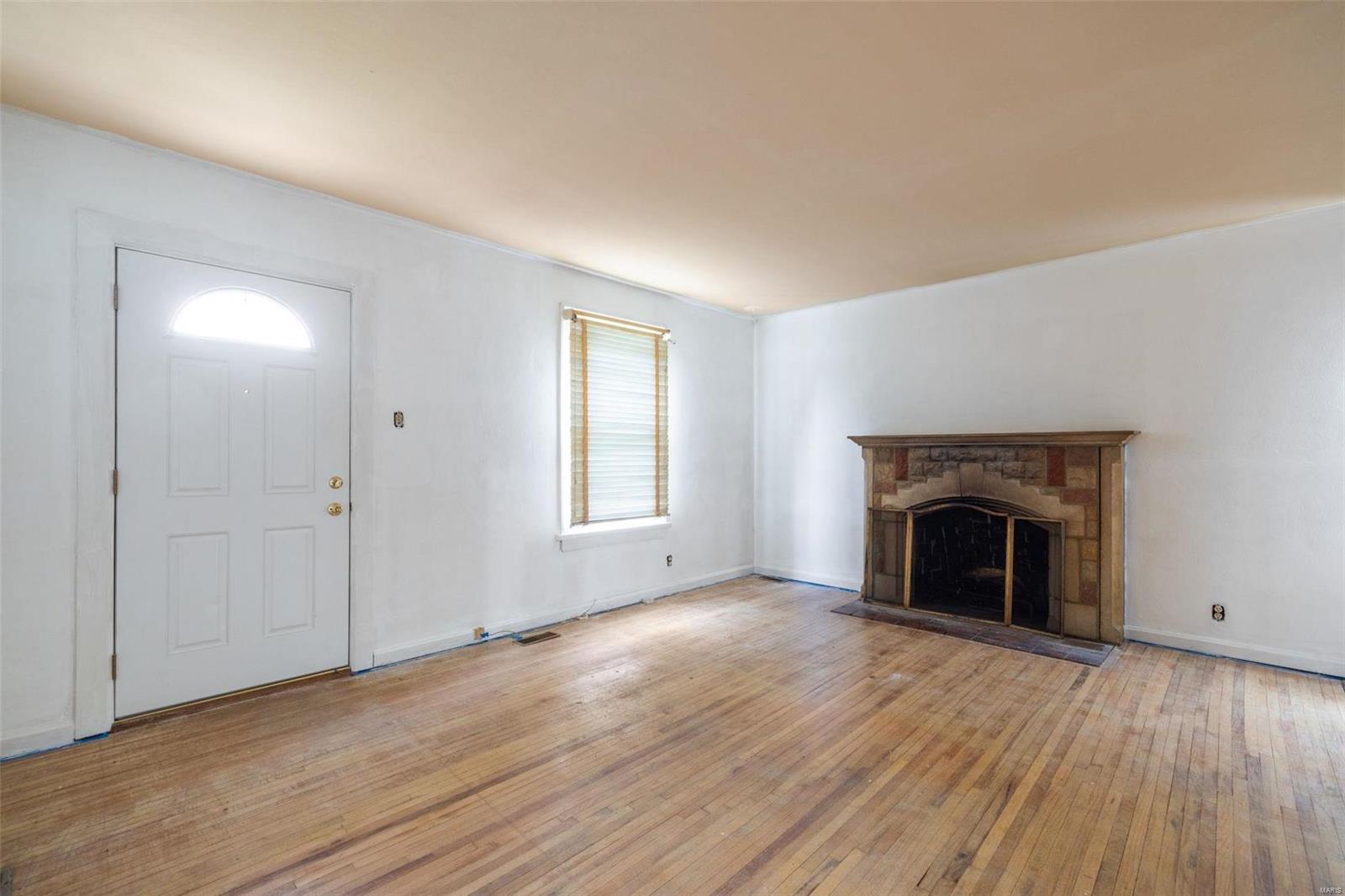 8257 Watson Road St. Louis, MO 63119 - Photo 4 of 19