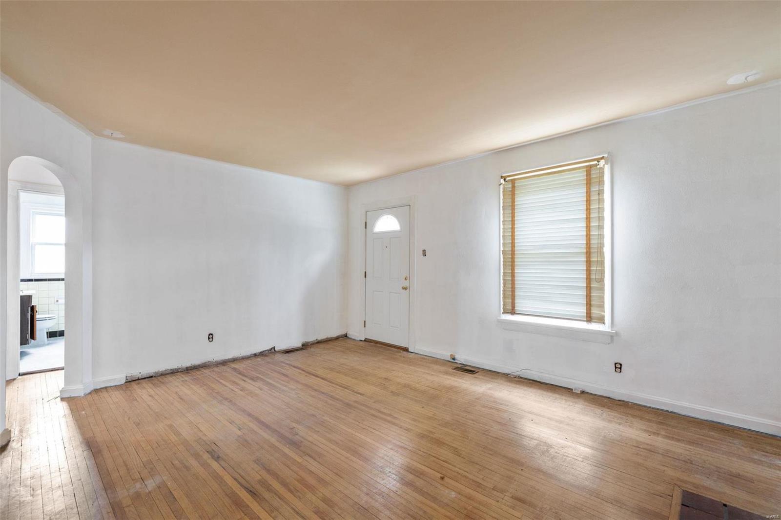 8257 Watson Road St. Louis, MO 63119 - Photo 6 of 19