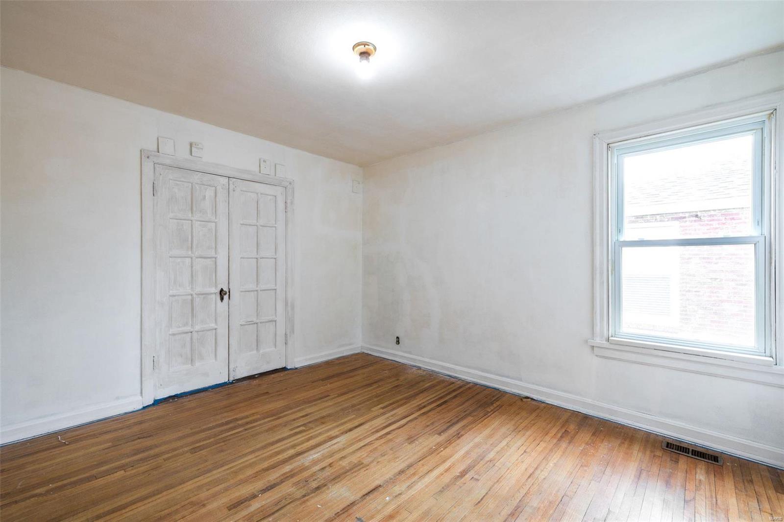 8257 Watson Road St. Louis, MO 63119 - Photo 9 of 19