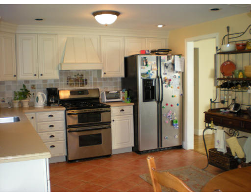 3 Deerfield Road Sharon, MA 02067 - Photo 2 of 10