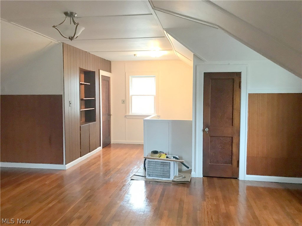 888 Montford Road Cleveland, OH 44121 - Photo 17 of 31