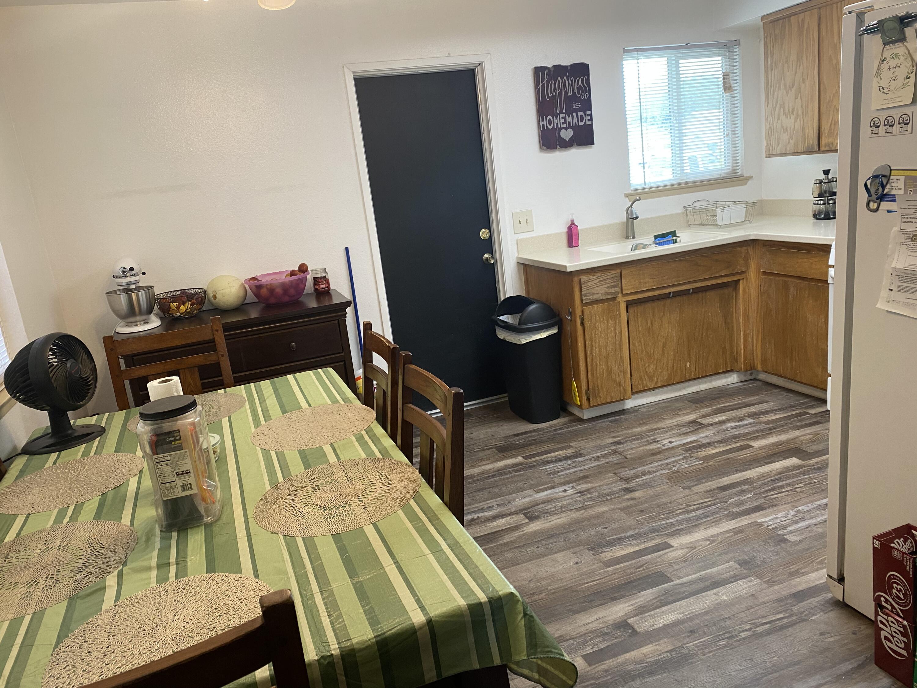 533 Nelson Street Exeter, CA 93221 - Photo 6 of 14 kitchen/dining 533