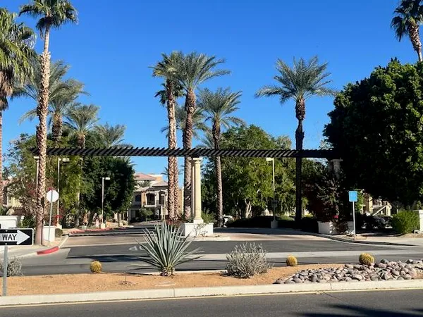 $295,000 | 50600 Santa Rosa Plaza, Unit 3, La Quinta, CA 92253