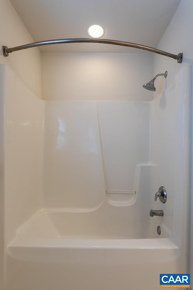 25 Haversack Road Palmyra, VA 22963 - Photo 30 of 42 a close view of a bathtub in a bathroom