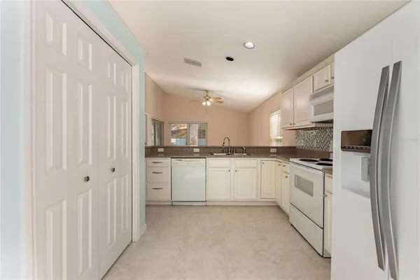 $2,900 | 6619 Imperial Oak Lane, Orlando, FL 32819