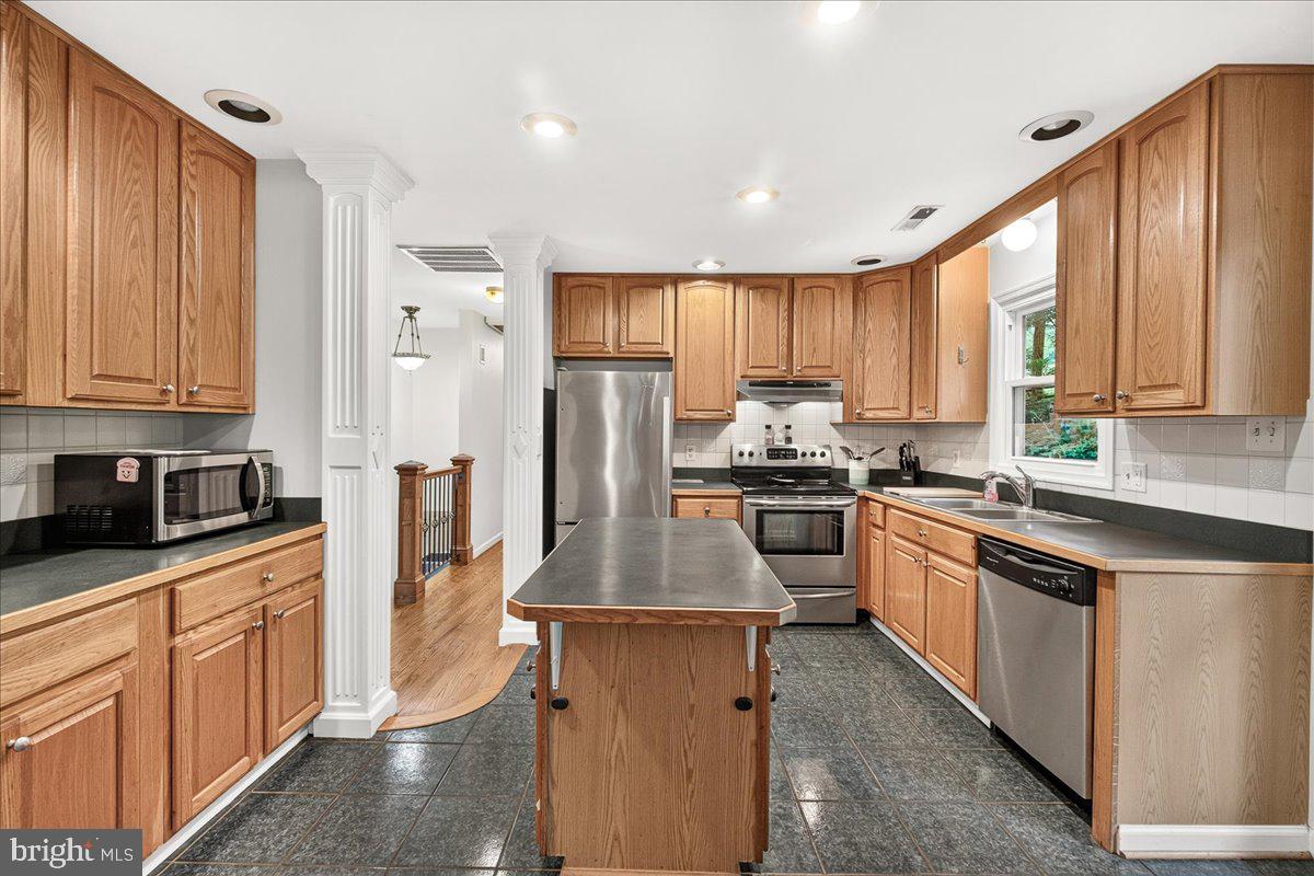 6144 Mt Phillip Road Frederick, MD 21703 - Photo 19 of 32 Kitchen