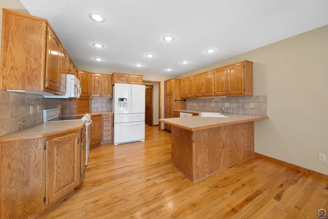 $375,000 | 7929 Southwest 28th Street, Topeka, KS 66614