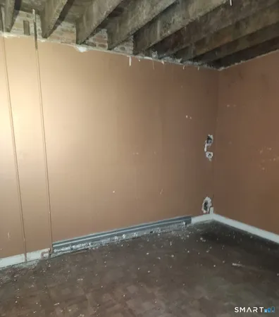 a view of a garage