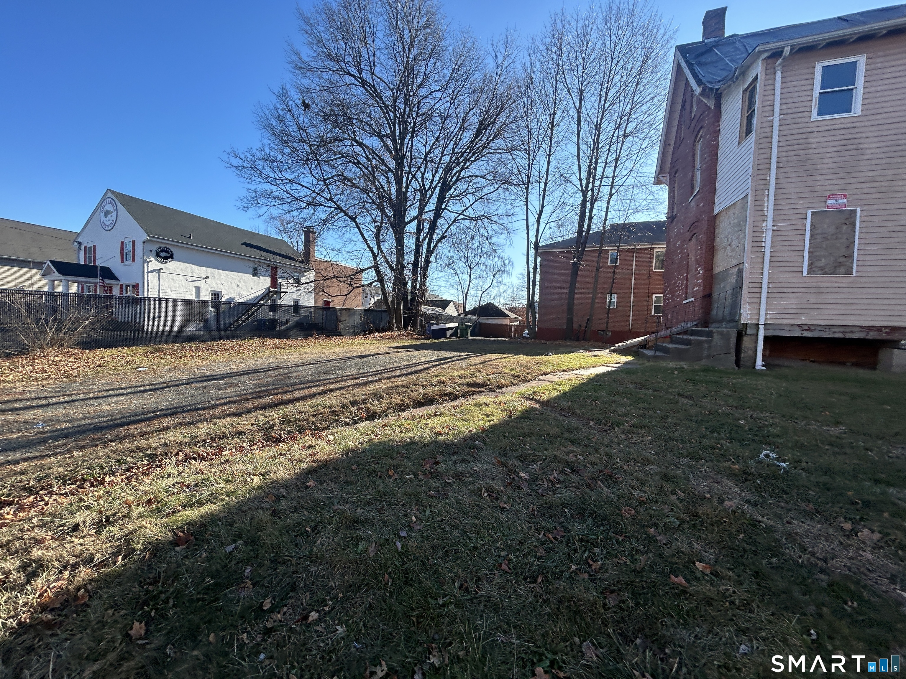 4 George Street Hartford, CT 06114 - Photo 3 of 35