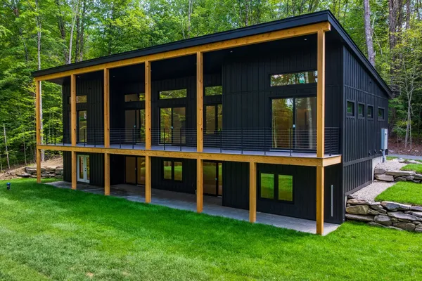 $1,490,950 | 399 Bentley Road, Hartford, VT 05059