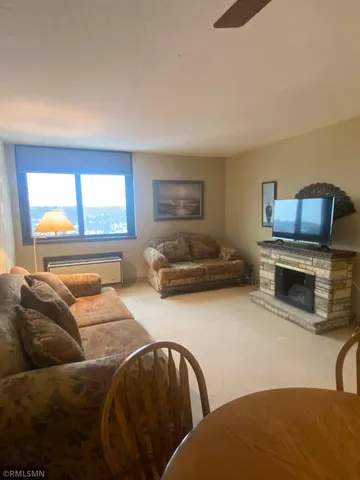 $72,000 | 1181 Edgcumbe Road, Unit 1007, St. Paul, MN 55105