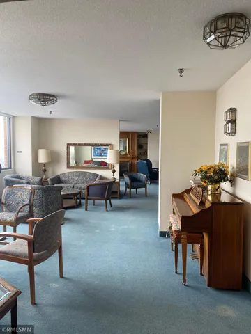 $72,000 | 1181 Edgcumbe Road, Unit 1007, St. Paul, MN 55105