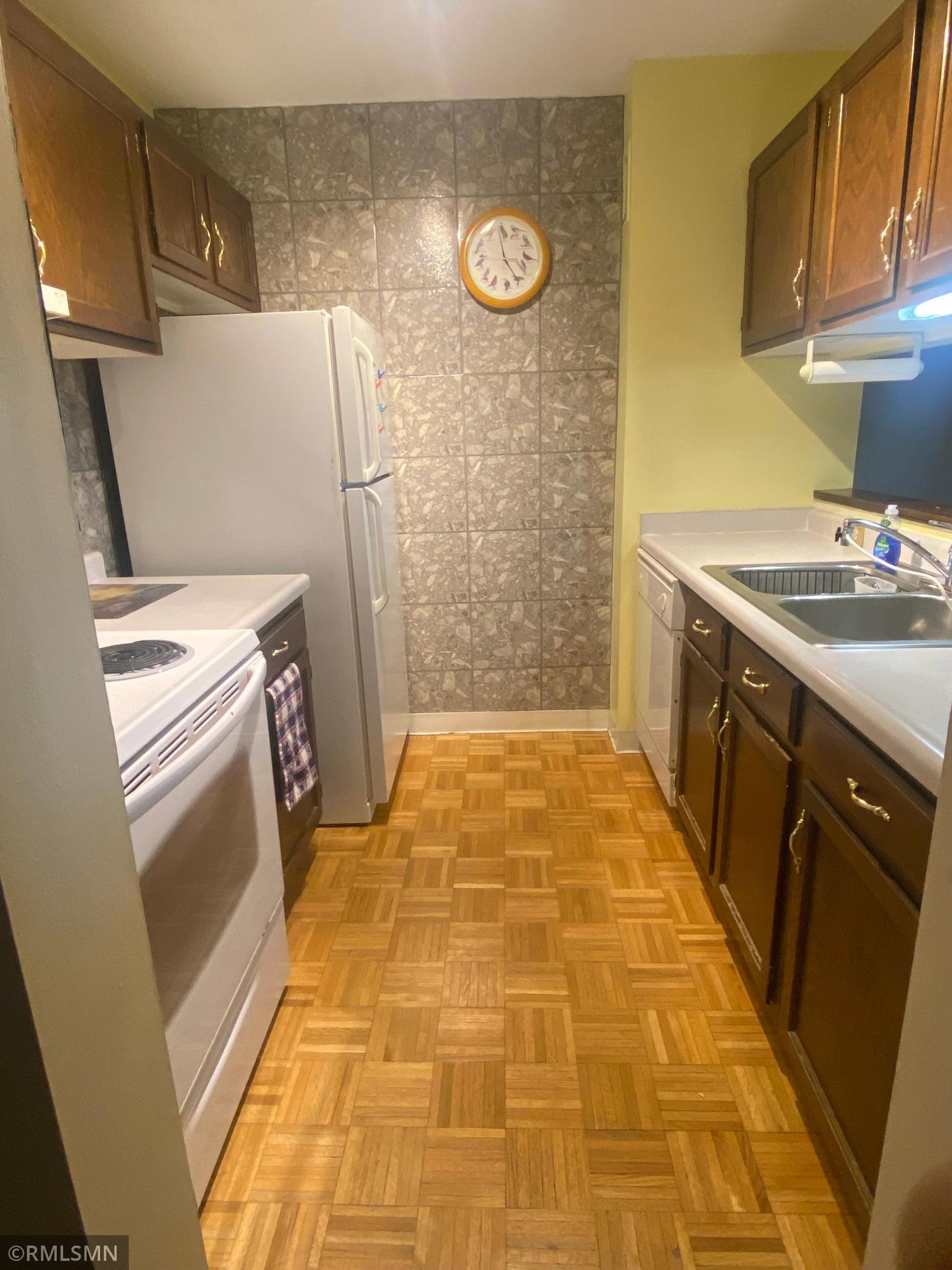 1181 Edgcumbe Road, Unit 1007 St. Paul, MN 55105 - Photo 5 of 31