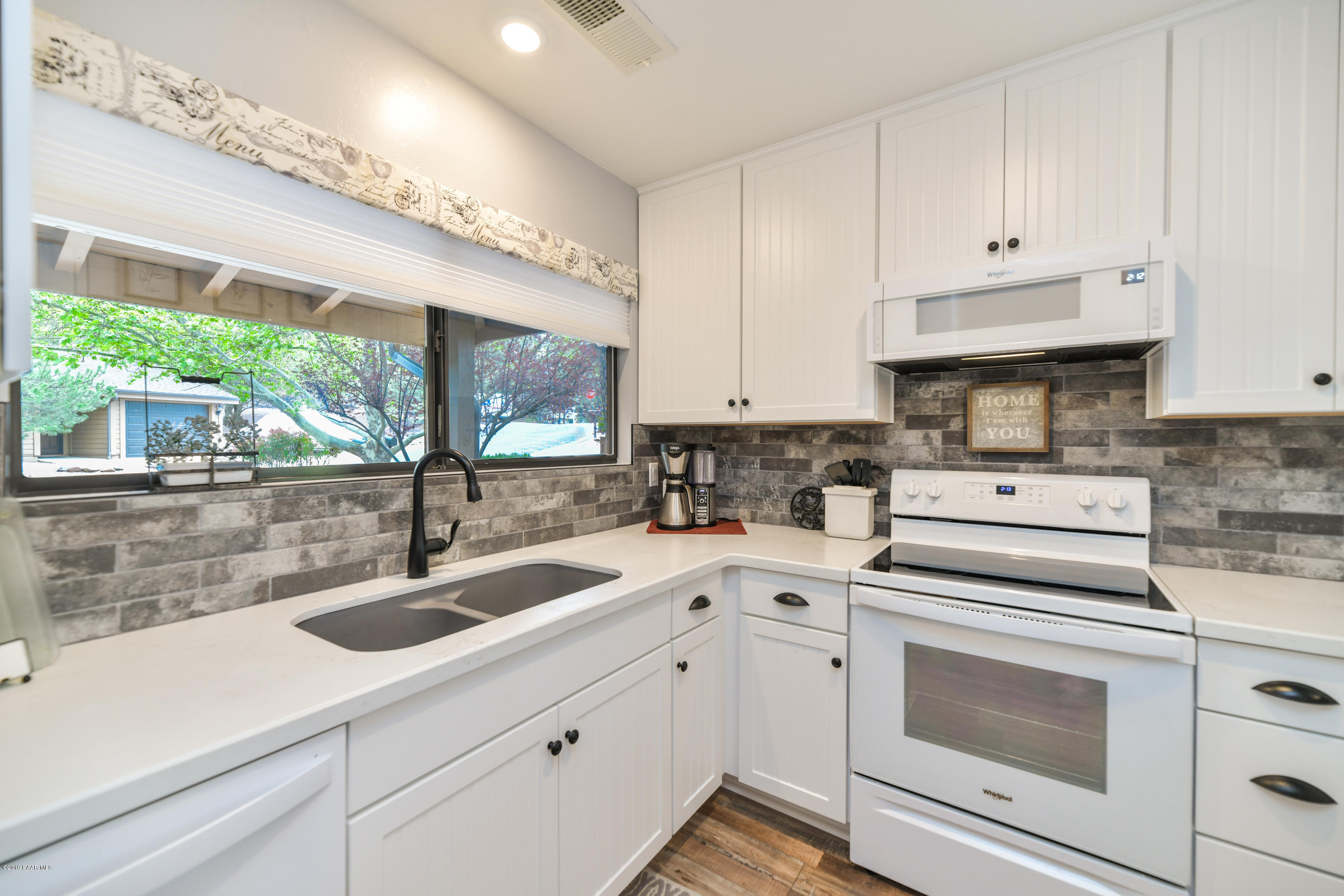 920 Old Stage Road Prescott, AZ 86303 - Photo 3 of 27 Beautiful kitchen w/natural light