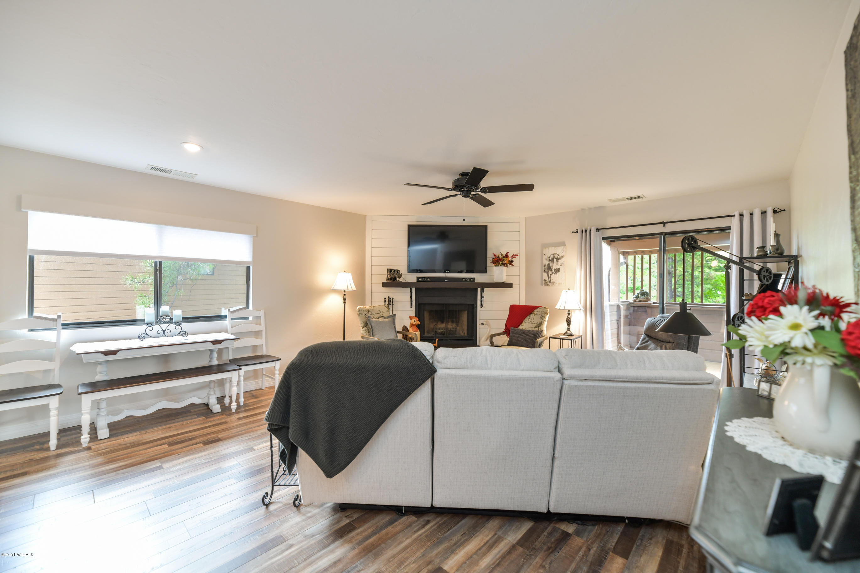 920 Old Stage Road Prescott, AZ 86303 - Photo 8 of 27 Bright and gorgeous gathering space