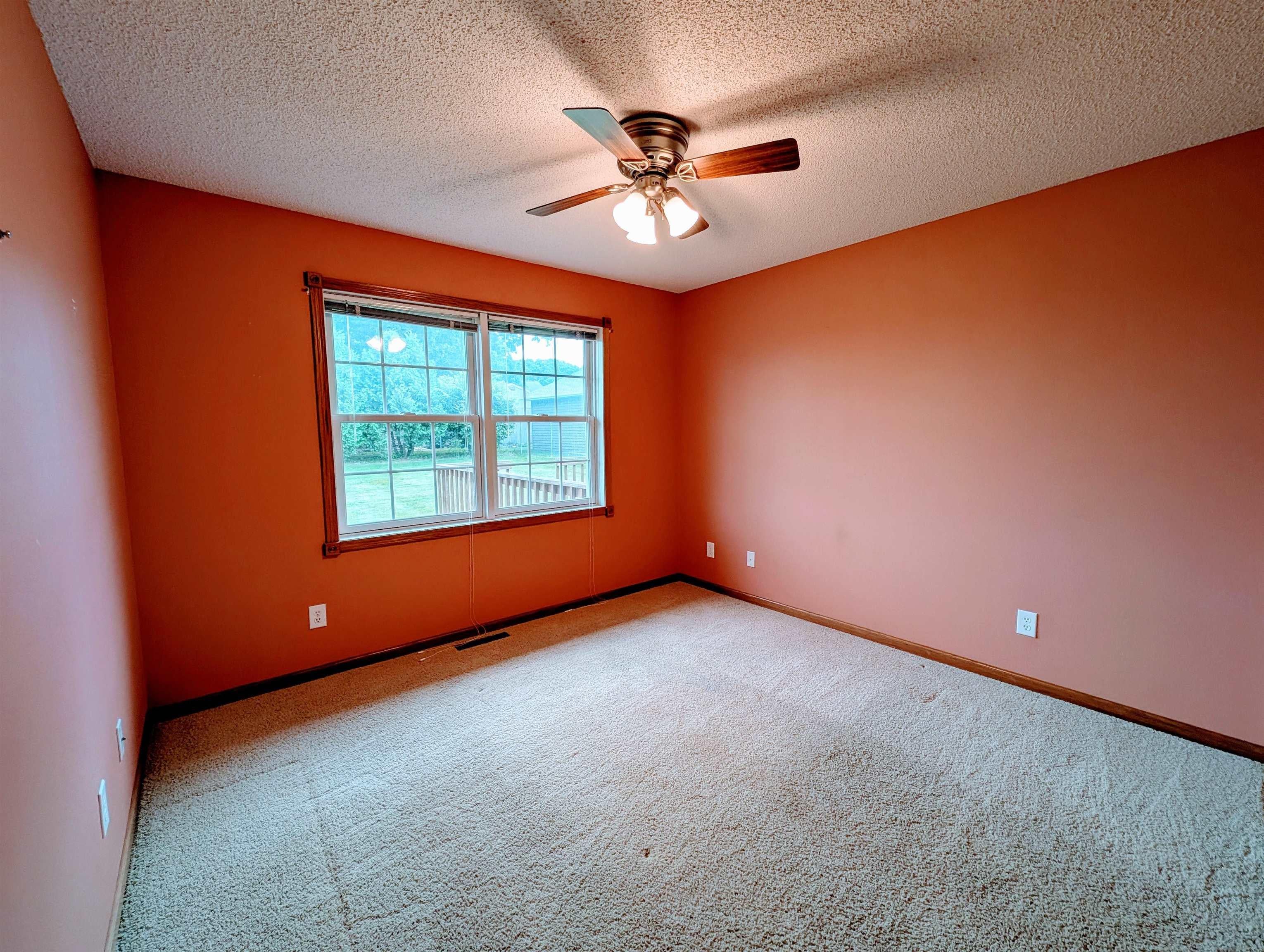 1007 Linden Street Decorah, IA 52101 - Photo 9 of 19 Gallery Image 9
