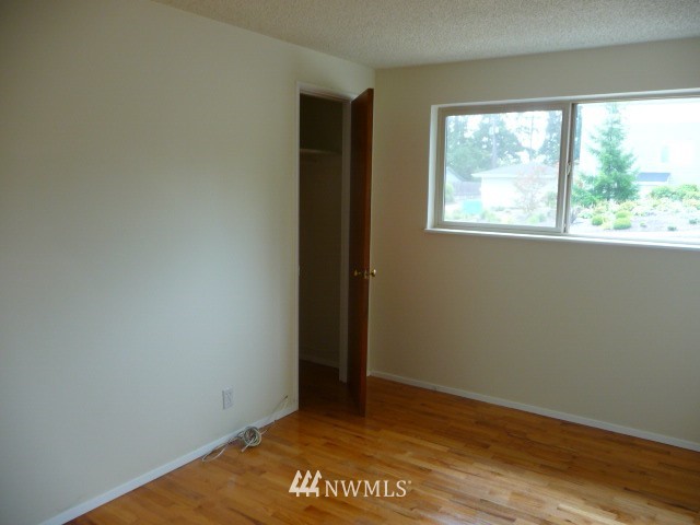 7819 228th Street Southwest Edmonds, WA 98026 - Photo 4 of 8 Gallery Image 4