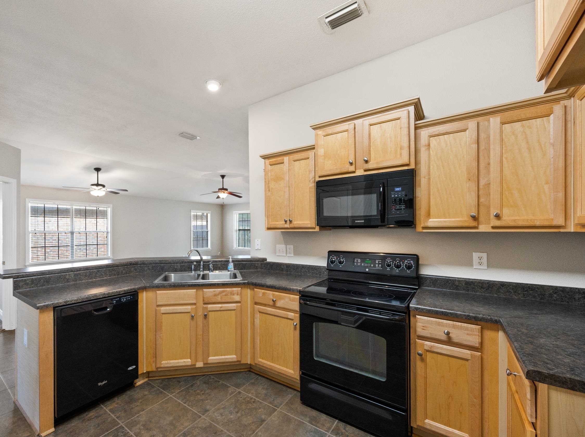 306 Amberlee Court Foley, AL 36535 - Photo 9 of 34
