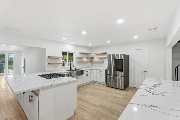 $1,270,000 | 10326 North Fowler Avenue, Clovis, CA 93619