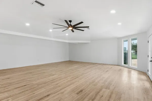 $1,270,000 | 10326 North Fowler Avenue, Clovis, CA 93619