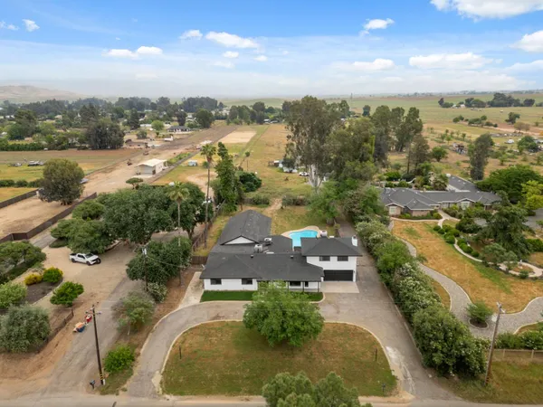 $1,229,000 | 10326 North Fowler Avenue, Clovis, CA 93619