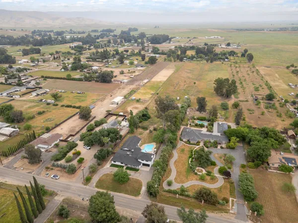 $1,229,000 | 10326 North Fowler Avenue, Clovis, CA 93619
