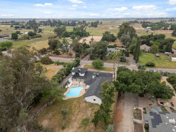 $1,229,000 | 10326 North Fowler Avenue, Clovis, CA 93619