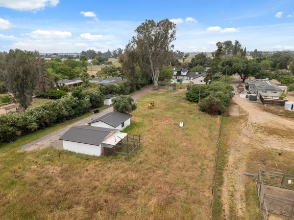$1,229,000 | 10326 North Fowler Avenue, Clovis, CA 93619