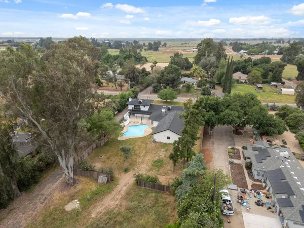 $1,229,000 | 10326 North Fowler Avenue, Clovis, CA 93619