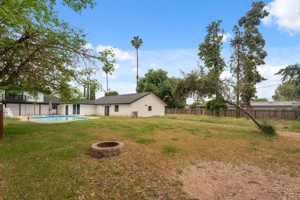 $1,229,000 | 10326 North Fowler Avenue, Clovis, CA 93619