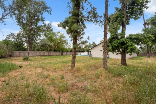 $1,229,000 | 10326 North Fowler Avenue, Clovis, CA 93619