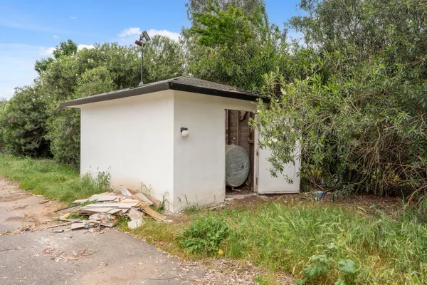 $1,229,000 | 10326 North Fowler Avenue, Clovis, CA 93619