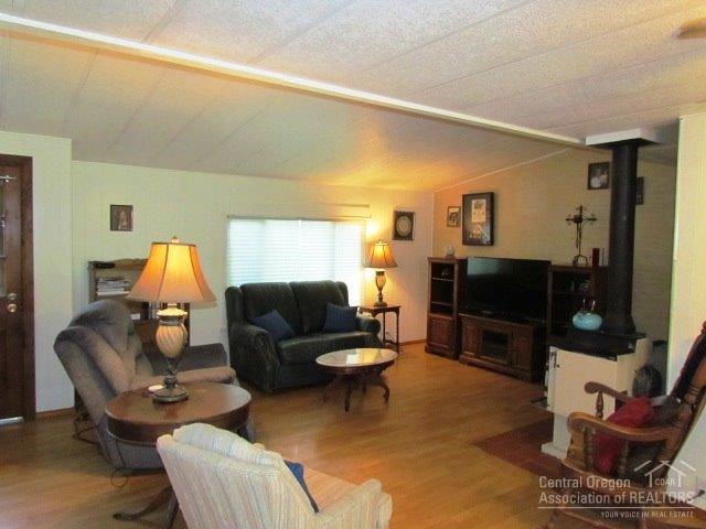 19955 Southwest Pinewood Road Bend, OR 97702 - Photo 10 of 14 Additional Photo