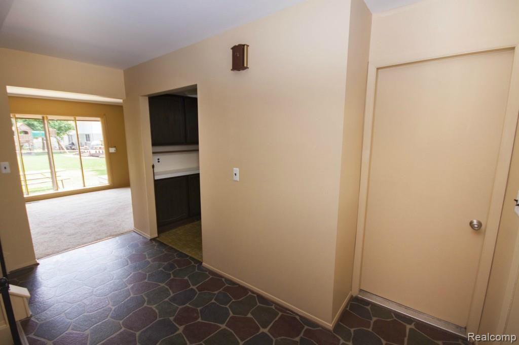 6340 Wedgewood Road Canton, MI 48187 - Photo 5 of 43 Open Foyer