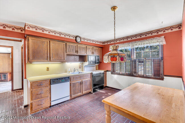 3 Charleston Spring Road Millstone Township, NJ 08510 - Photo 11 of 29 Kitchen