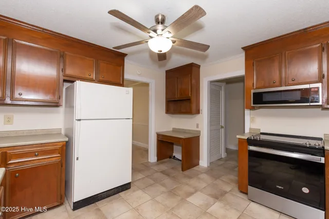 $1,915 | 113 Wesleyan Court, Jacksonville, NC 28546